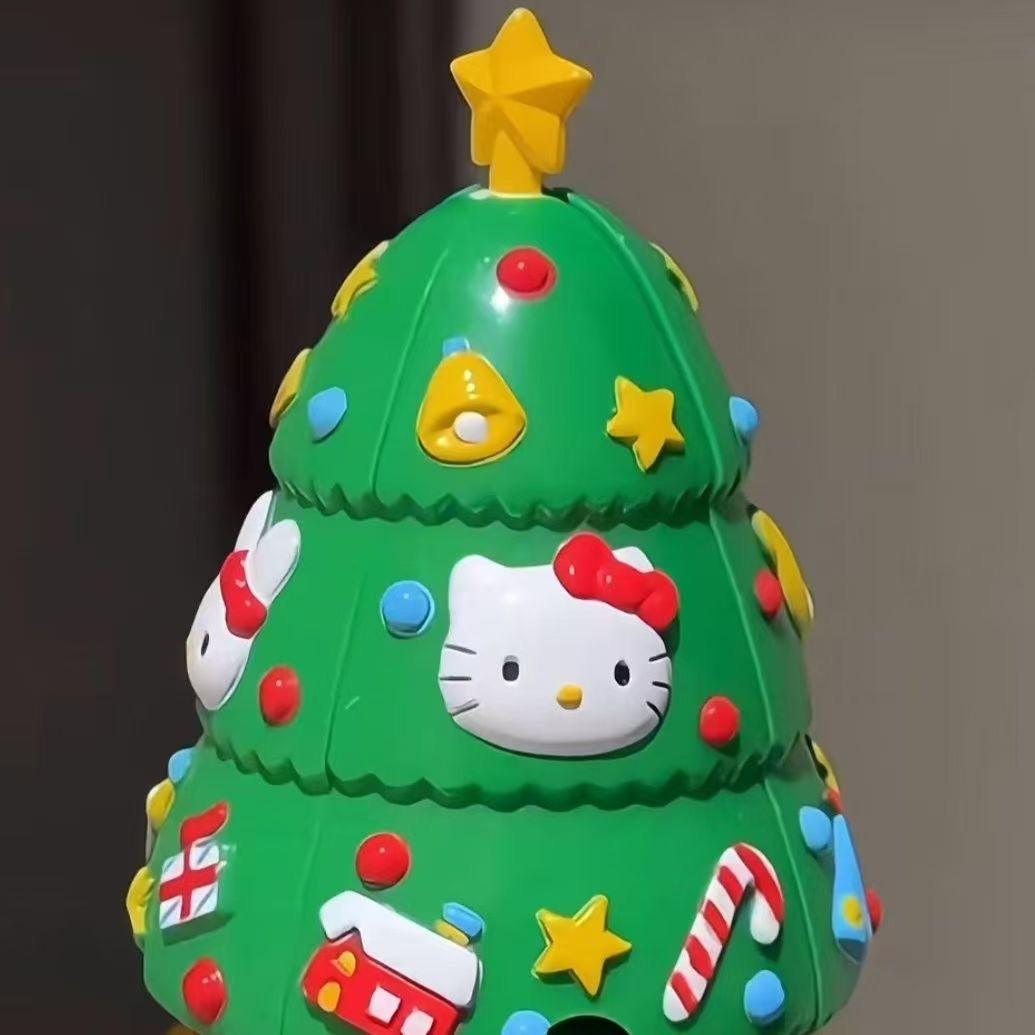 新作ハローキティ回転クリスマスツリー|クリスマスツリーに囲まれたキティ|お友達や親友へのプレゼントに最適