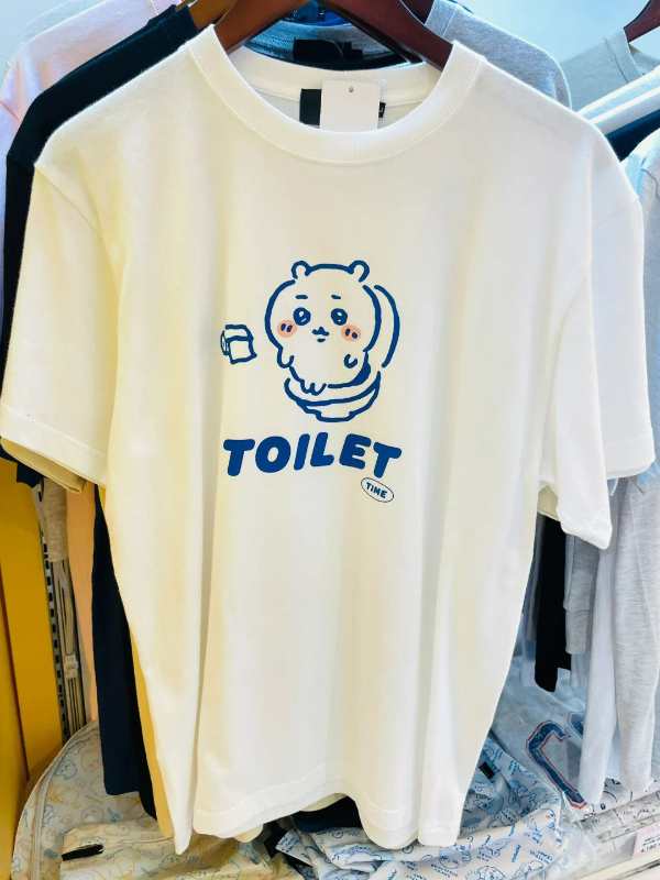かわいいちいかわうさぎとハチワレモモンガのプリントTシャツ - ユニセックス半袖Tシャツ