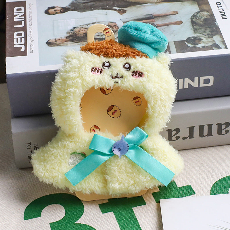 ちいかわ ハチワレ うさぎ ぬいぐるみペンダント 人形 ベビー服 小さな足 うさぎ 自虐的なクマ キーチェーン ケープ