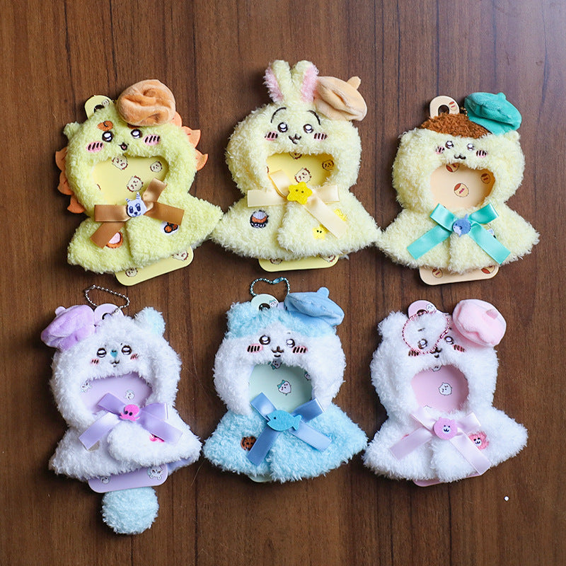 ちいかわ ハチワレ うさぎ ぬいぐるみペンダント 人形 ベビー服 小さな足 うさぎ 自虐的なクマ キーチェーン ケープ