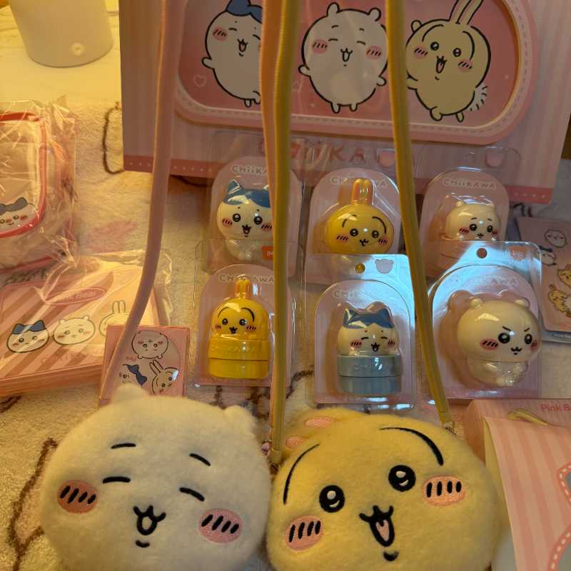 Chiikawa x Pinkbear Collaboration Make-up Set Box -Lip Gloss/Lip Mud/Eyeshadow Palette/Blush