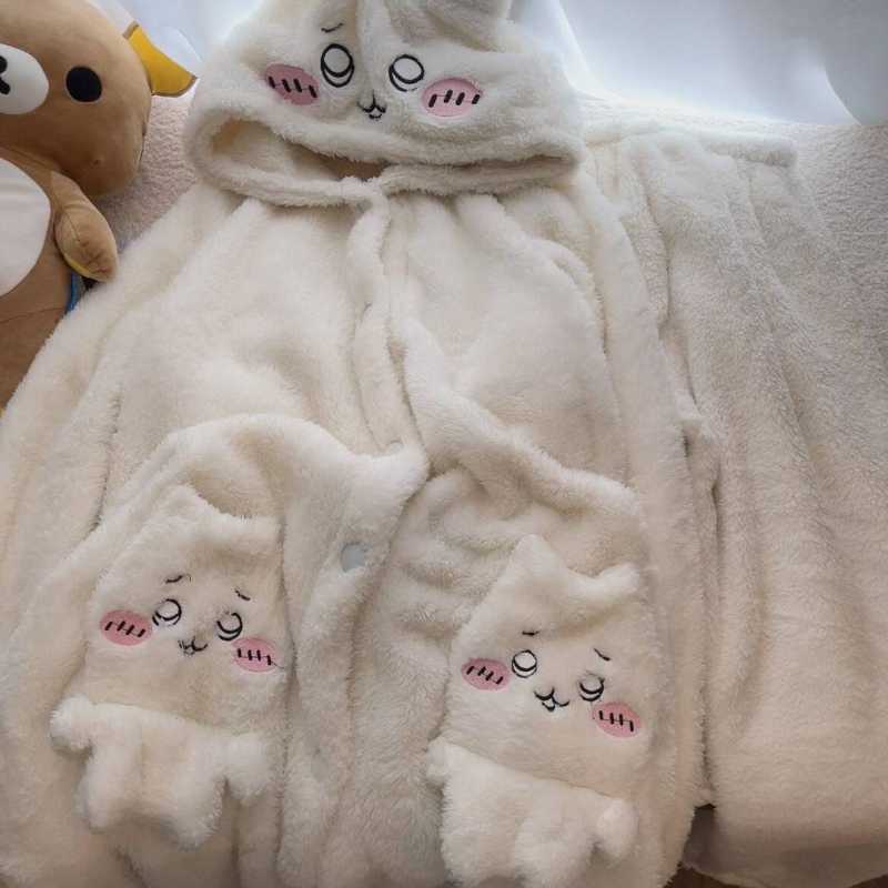 Winter Cute Cartoon Chiikawa Usagi Hachiware Hooded Robe Women Fleece Thickened Coral Fleece Loungewear Set