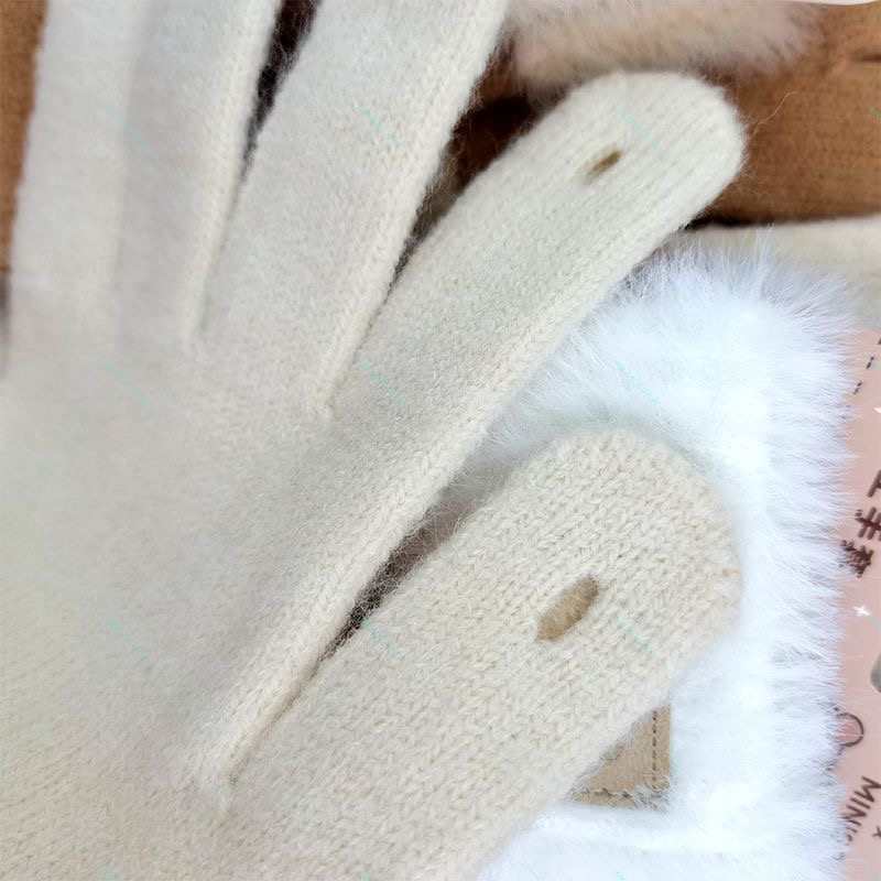 MINISO x Chiikawa Usagi Cozy Winter Gloves – Soft, Warm, and Cute