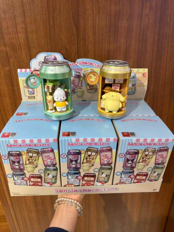 MINISO Official| Sanrio Family Mini Soda & Dessert Street Blind Box – Collectible Cute Toys